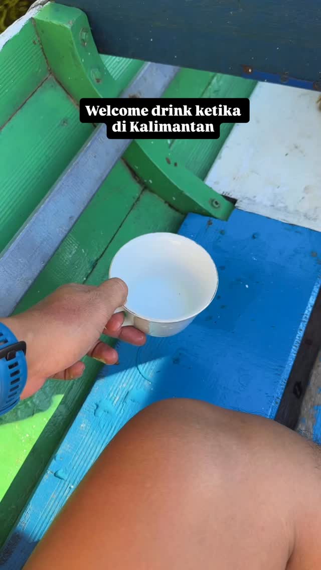 Aman guys, kemaren chat sama kak @pradiptaeka masih sehat kok 😁.

Yang penasaran dengan rasa air gambut bisa datang ke Taman Nasional Sebangau bareng kita.

#sebangau #opentripsebangau #kalimantan
